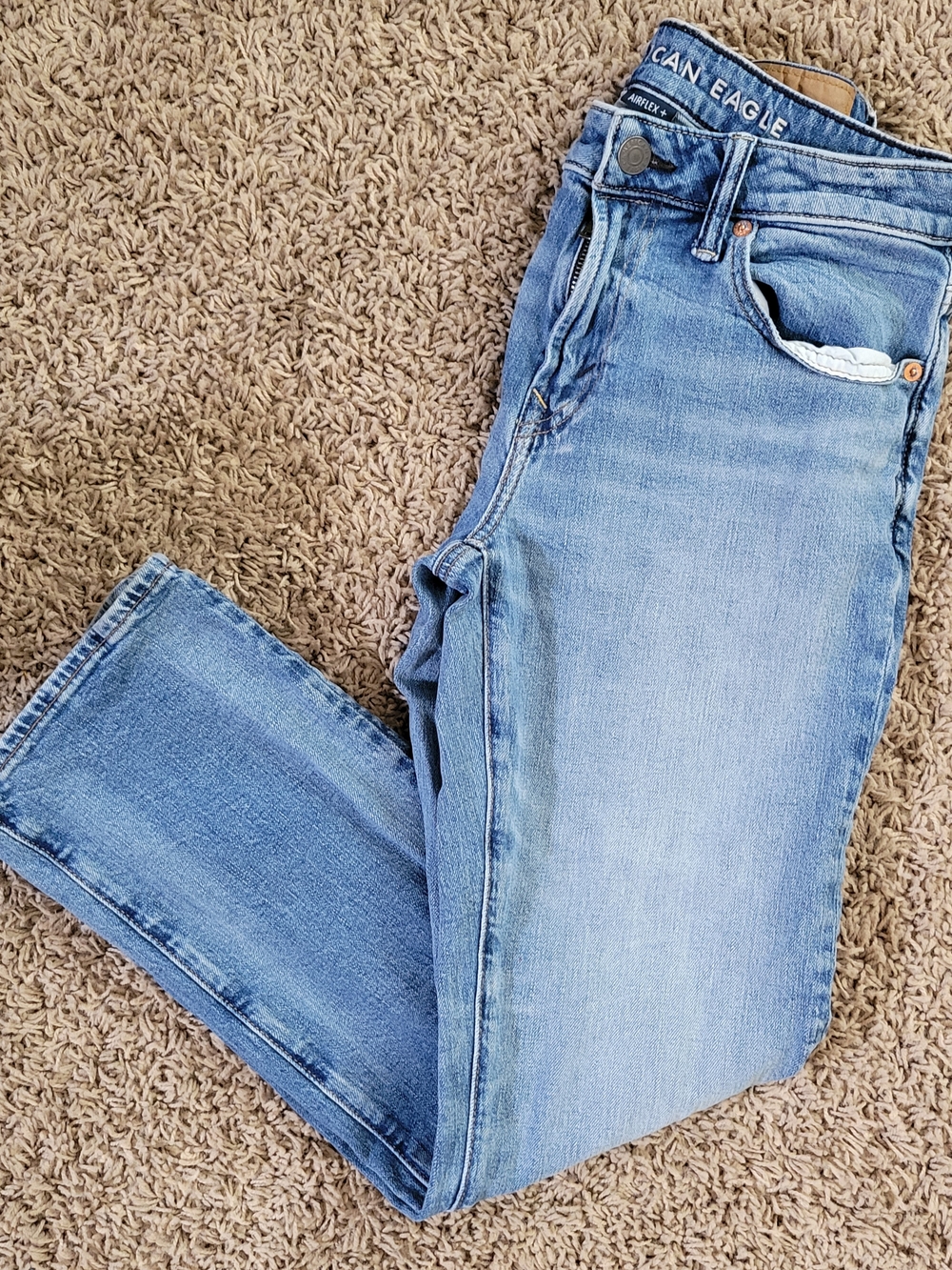 American Eagle Outfitters Men’s Relaxed Light Blue Wash Jeans